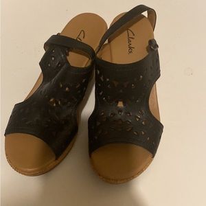 Clarks Black Toe Out Leather Straps Heel